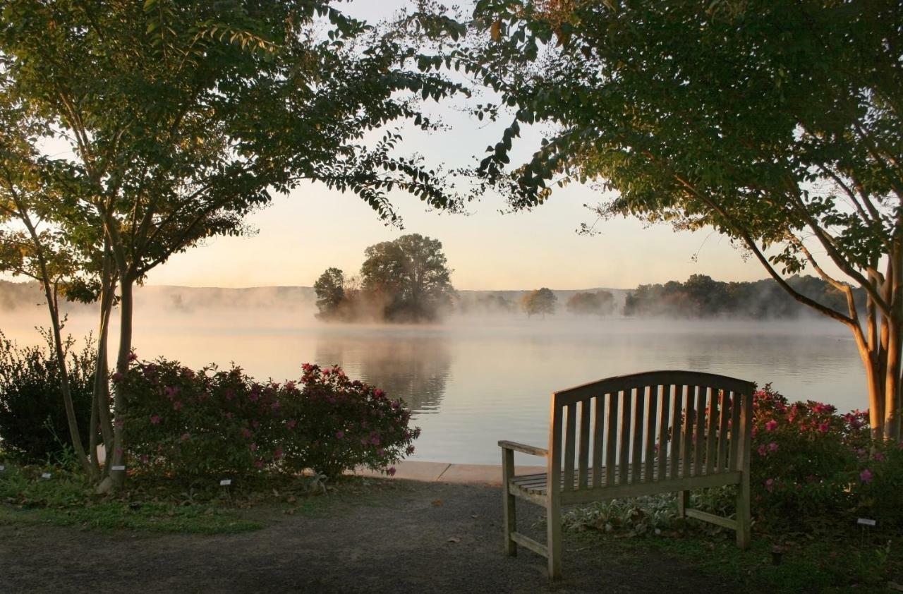Lookout Point Lakeside Inn Hot Springs Exteriör bild